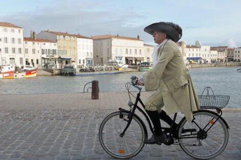 Cycling with Molière thumb