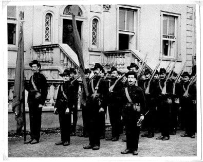 An Tine Beo Irish Citizen Army outside Liberty Hall thumb